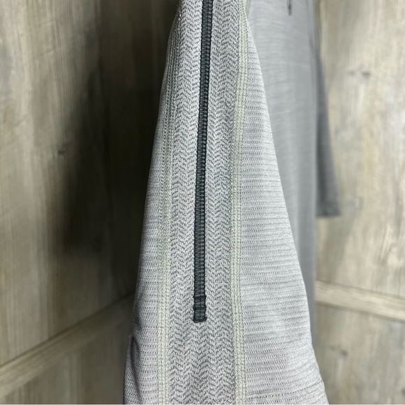 lululemon athletica Gray Short Sleeve Tee - Picture 5 of 7